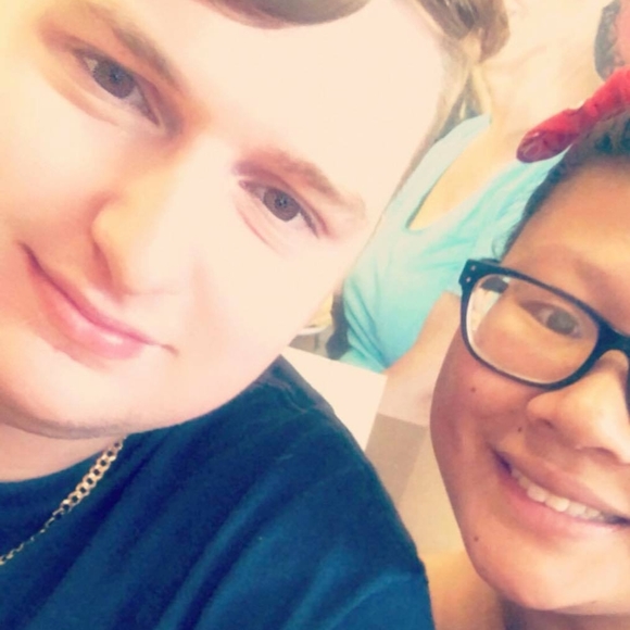 Meet your Posher, Raechel - Picture 1 of 1